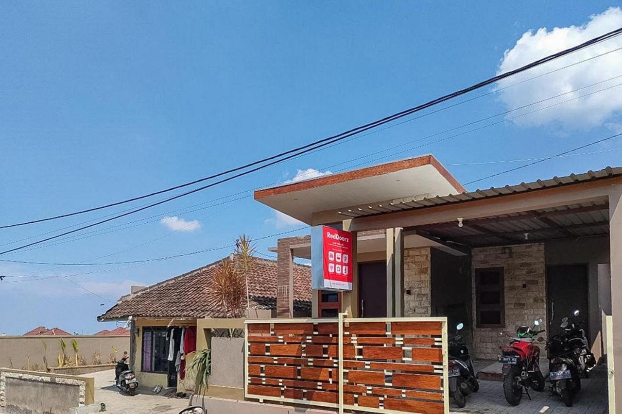 Reddoorz Near Bns Batu Ξενοδοχείο Tlekung Εξωτερικό φωτογραφία